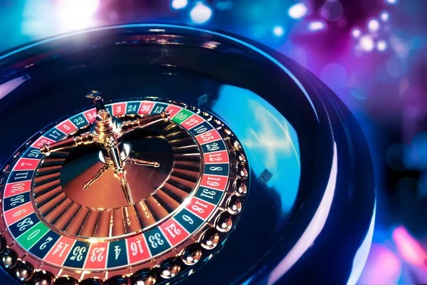 American Roulette wheel and betting table layout on brimo4d live-dealer studio